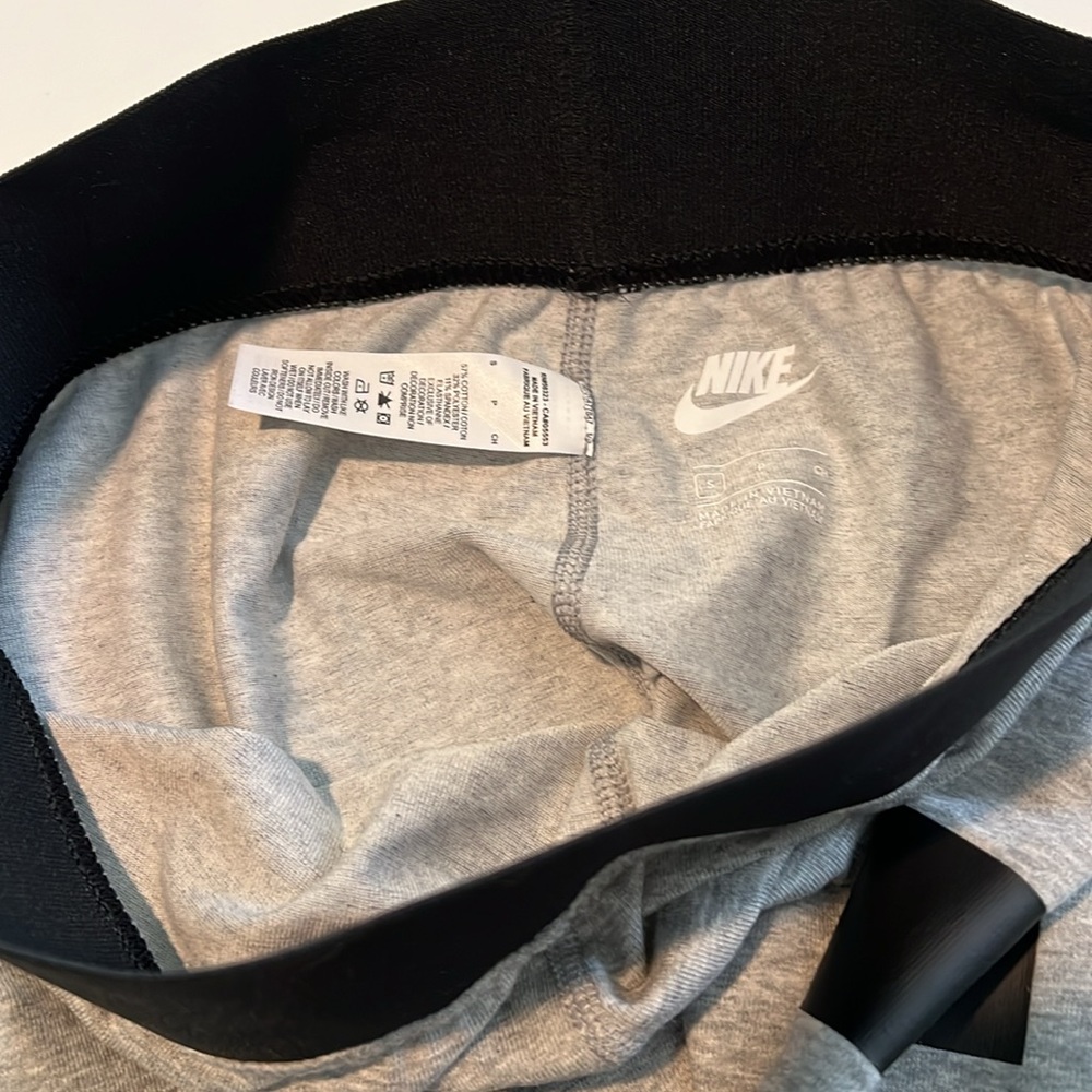 Nike leggings size small - Picture 2 of 3